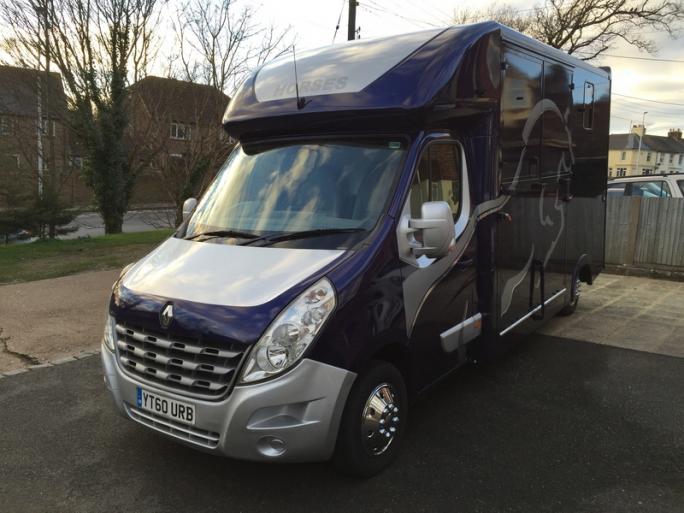 unique horseboxes 3.5 ton duo two horse rear facing