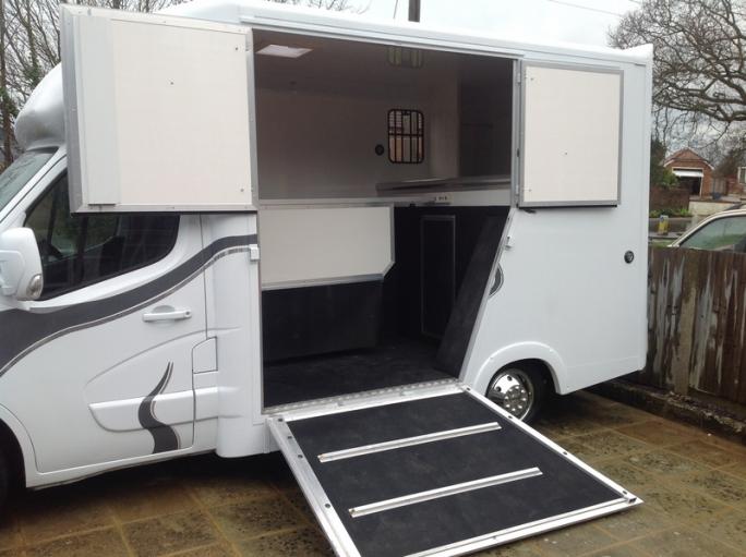 unique horseboxes vauxhall movano two horse