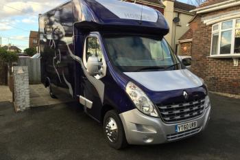 unique horseboxes 3.5 ton duo two horse rear facing